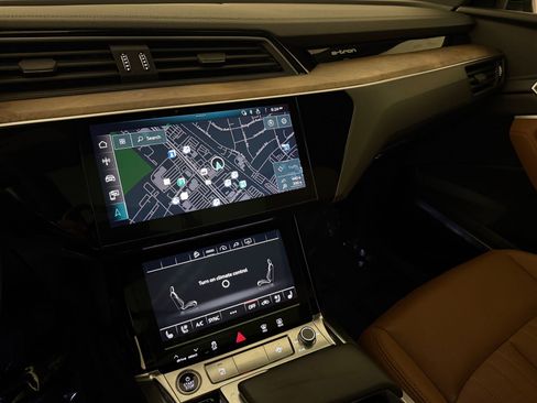 Certified 2021 Audi e-tron Premium Plus w/ Premium Plus Package AWD/4WD image 19