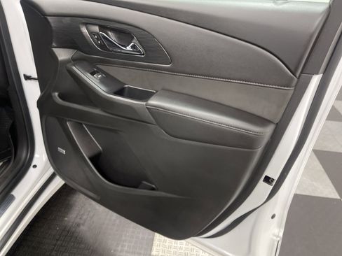 Used 2022 Chevrolet Traverse High Country image 25