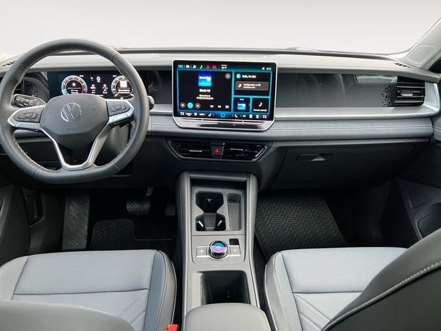 Certified 2026 Volkswagen Tiguan SE AWD/4WD image 10