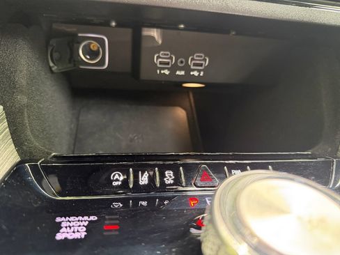 Used 2024 Jeep Wagoneer Series II AWD/4WD image 19