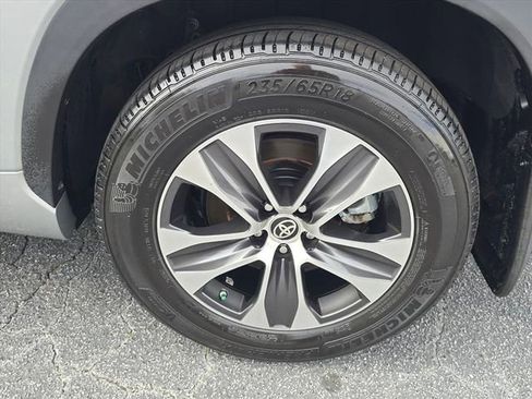 Used 2020 Toyota Highlander XLE image 15