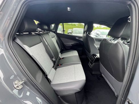 Used 2023 Volkswagen ID.4 Pro AWD/4WD image 24