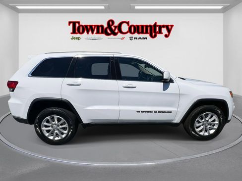 Certified 2022 Jeep Grand Cherokee Laredo E AWD/4WD image 5