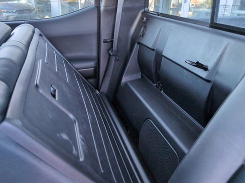 Used 2021 Toyota Tacoma TRD Off-Road image 29