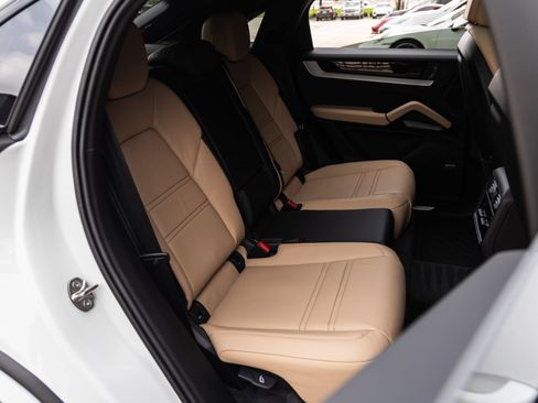 New 2026 Porsche Cayenne Coupe AWD/4WD image 39