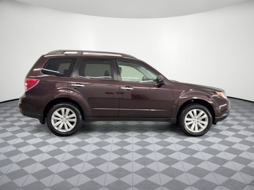 Used 2013 Subaru Forester 2.5X Premium AWD/4WD image 8