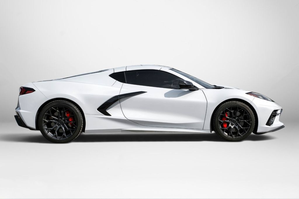 Used 2023 Chevrolet Corvette Stingray Preferred Cpe w/ Z51 Performance Package RWD image 5