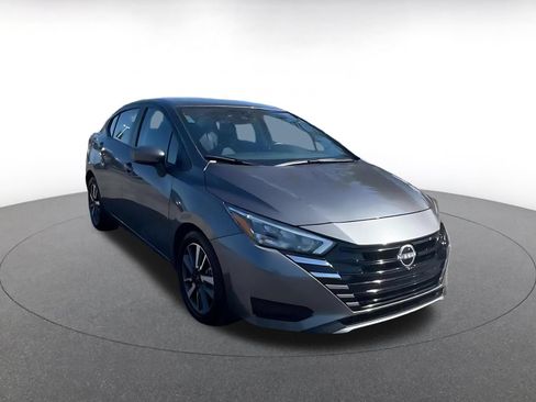 Used 2025 Nissan Versa SV FWD image 3