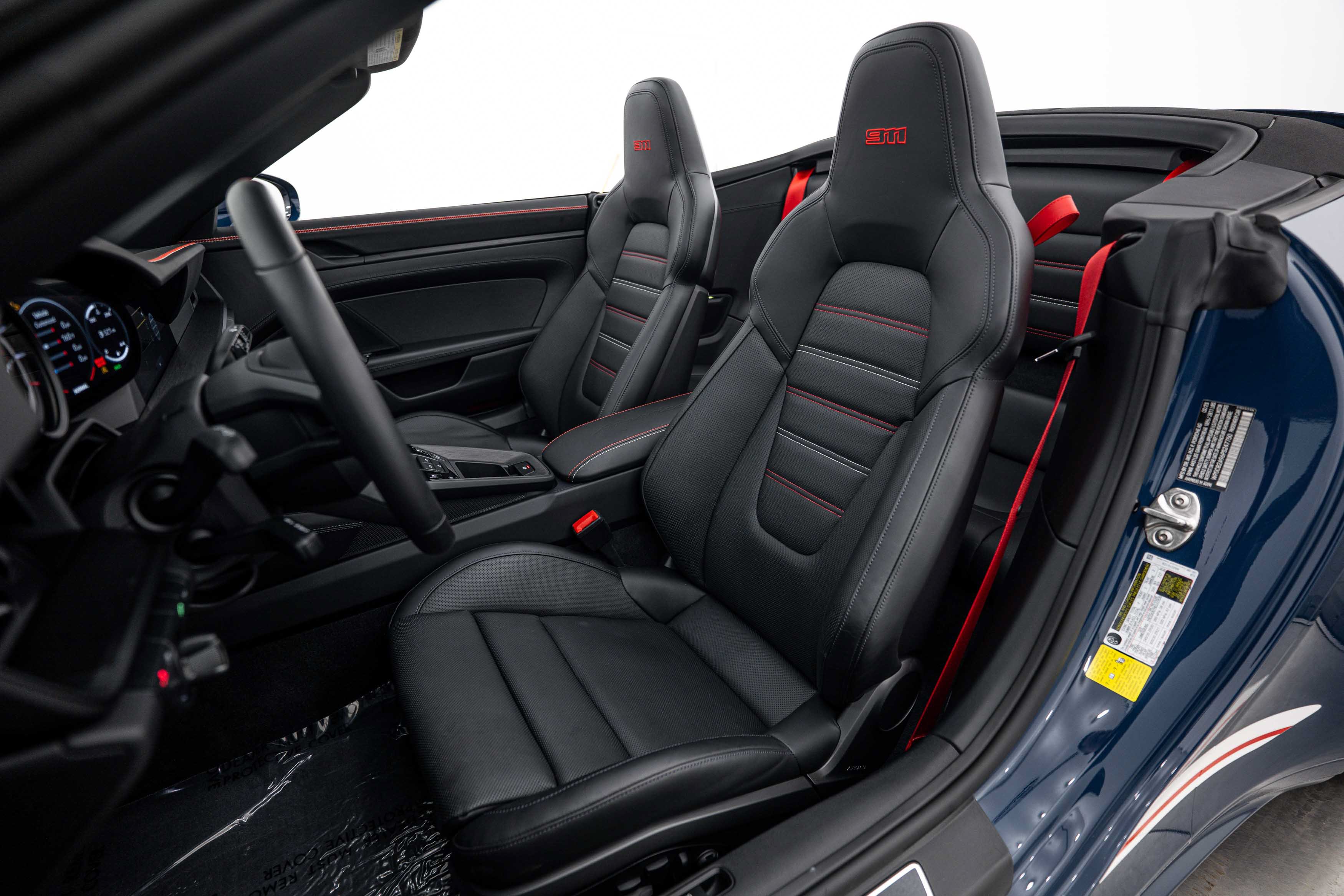 Certified 2023 Porsche 911 Carrera GTS RWD image 5