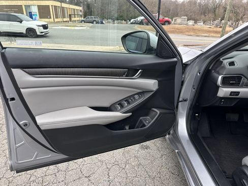 Used 2020 Honda Accord EX image 13