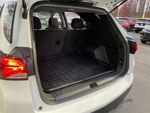 Certified 2022 Chevrolet Equinox LS w/ LS Convenience Package image 24