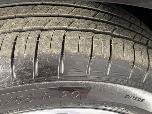 Used 2025 Cadillac XT5 Premium Luxury image 9