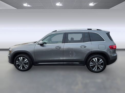 Used 2026 Mercedes-Benz GLB 250 4MATIC image 2