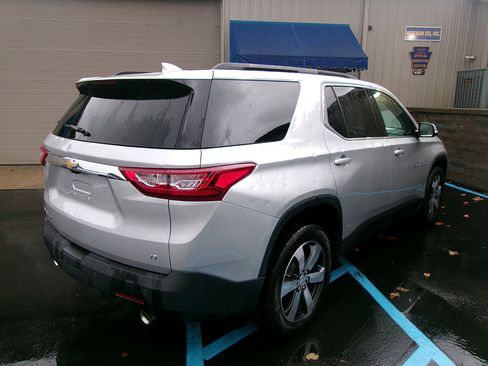 Used 2020 Chevrolet Traverse LT w/ LT Premium Package image 5