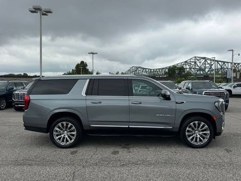 Used 2022 GMC Yukon XL Denali AWD/4WD image 7