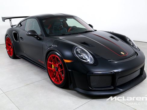 Used 2018 Porsche 911 GT2 RS RWD image 3