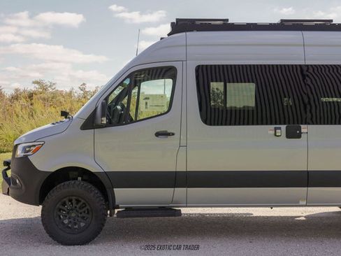 Used 2025 Mercedes-Benz Sprinter 2500 image 4