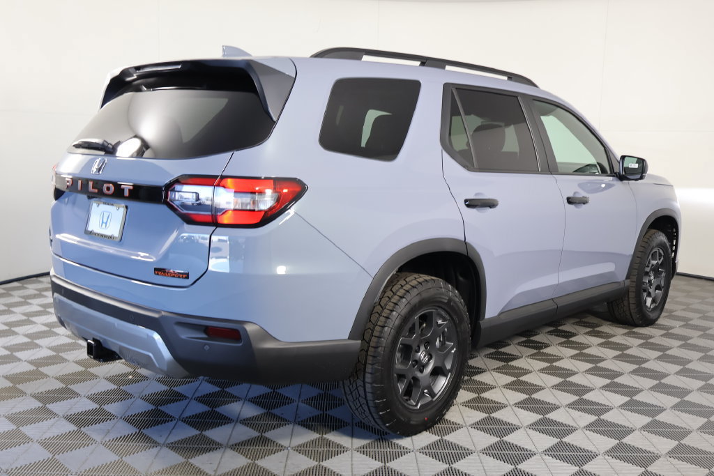 New 2026 Honda Pilot TrailSport image 2