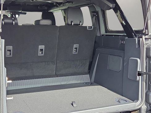 New 2026 Ford Bronco Outer Banks w/ Sasquatch Package AWD/4WD image 9