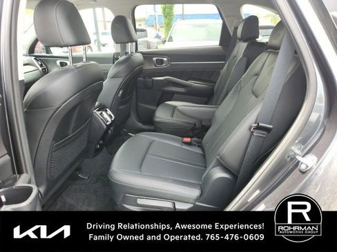 Used 2023 Kia Sorento SX AWD/4WD image 9