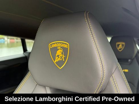 Used 2023 Lamborghini Urus Performante AWD/4WD image 27