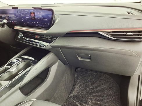 Used 2024 Buick Envision Avenir image 24