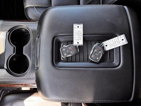 Used 2017 Chevrolet Suburban LT AWD/4WD image 15