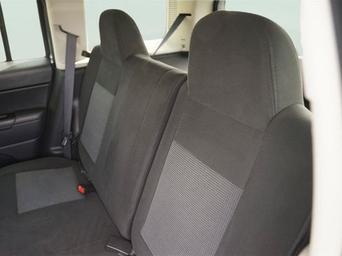 Used 2016 Jeep Patriot Sport w/ Power Value Group FWD image 13