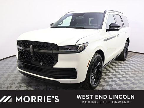 New 2026 Lincoln Navigator Reserve w/ Jet Appearance Package AWD/4WD image 1