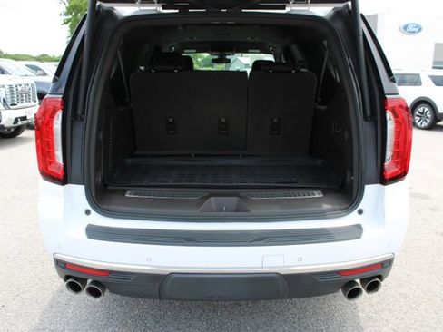 Used 2022 GMC Yukon XL Denali AWD/4WD image 7