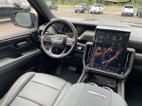 New 2026 GMC Yukon AT4 w/ AT4 Premium Package AWD/4WD image 36
