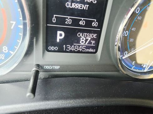 Used 2017 Toyota Corolla LE image 20