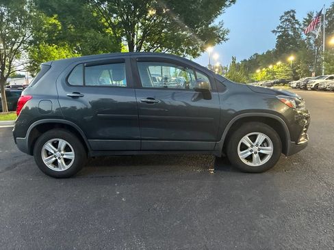 Used 2019 Chevrolet Trax LS AWD/4WD image 4