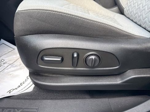 Used 2022 Chevrolet Equinox LT image 16