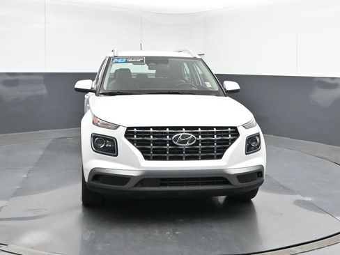 Certified 2024 Hyundai Venue Limited image 8