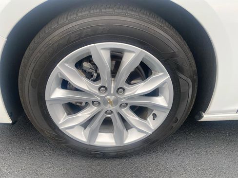Used 2024 Chevrolet Malibu LT FWD image 9