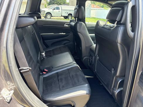 Used 2019 Jeep Grand Cherokee Altitude AWD/4WD image 13