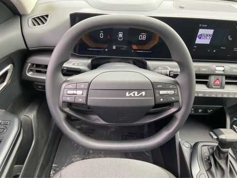 Used 2025 Kia K4 FWD image 19