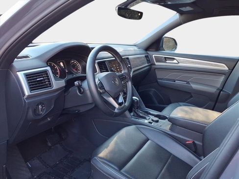 Used 2021 Volkswagen Atlas Cross Sport SE image 8