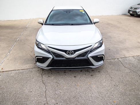 Used 2022 Toyota Camry XSE image 4