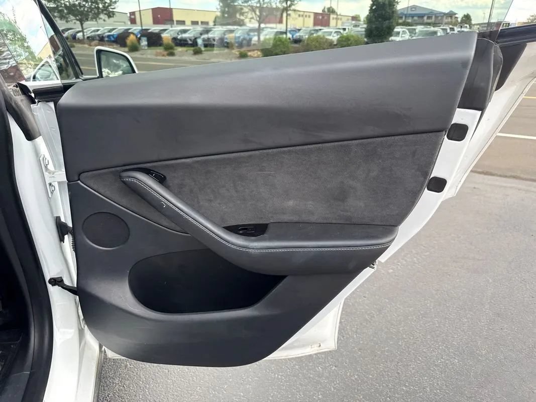 Used 2020 Tesla Model Y Long Range AWD/4WD image 35