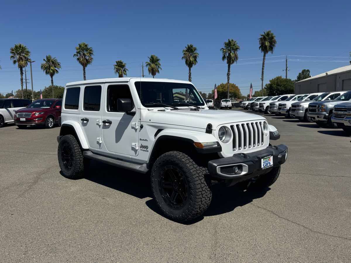 Used 2018 Jeep Wrangler Unlimited Sahara w/ LED Lighting Group AWD/4WD image 2