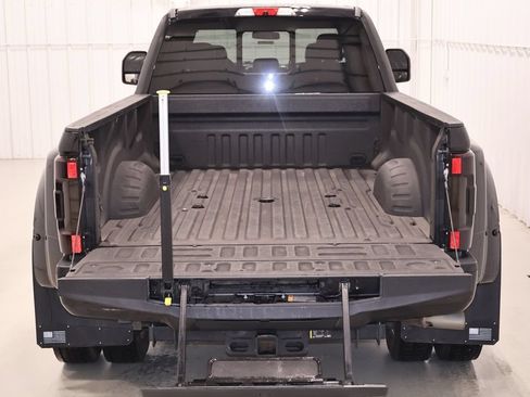 Certified 2019 Ford F450 Platinum w/ Platinum Ultimate Package AWD/4WD image 47