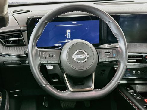 Used 2025 Nissan Kicks SR FWD image 17