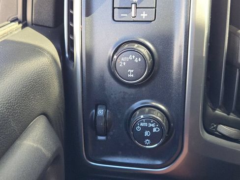 Used 2018 Chevrolet Silverado 1500 LT w/ All Star Edition AWD/4WD image 33