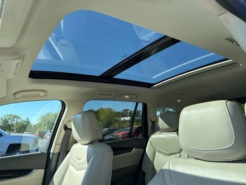 Certified 2022 Cadillac XT6 Premium Luxury w/ Technology Package image 12