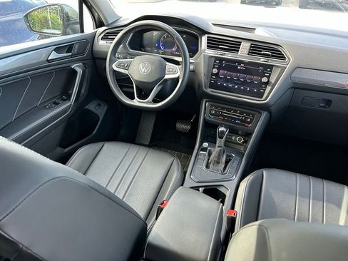 Used 2024 Volkswagen Tiguan SE FWD image 9