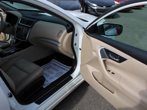 Used 2016 Nissan Altima 2.5 S w/ Power Driver Seat Package image 36