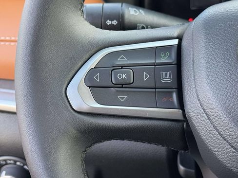 Used 2025 Jeep Compass Limited w/ Elite Group AWD/4WD image 21