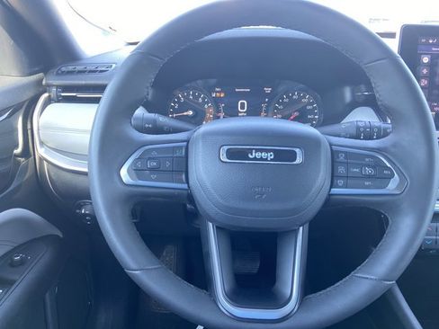Used 2025 Jeep Compass Limited AWD/4WD image 31